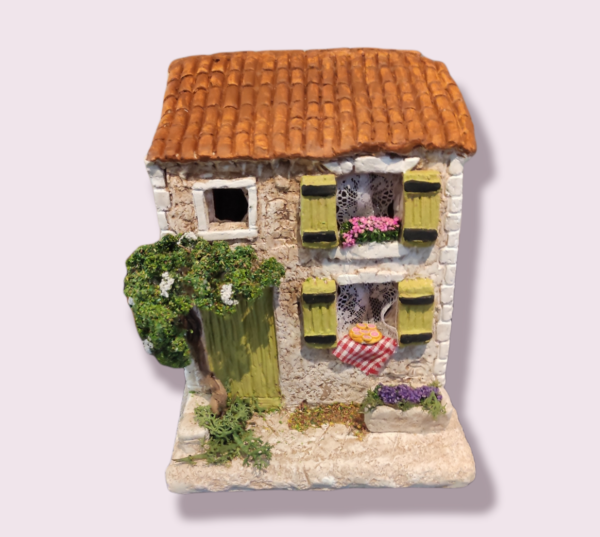 Maison avec tarte - volets jaunes santons de Provence